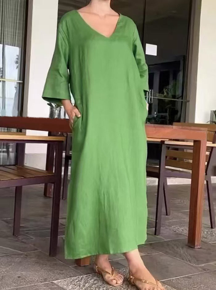 Ladies airy maxi dress made of breathable cotton with V-neck and practical pockets Ivyshape