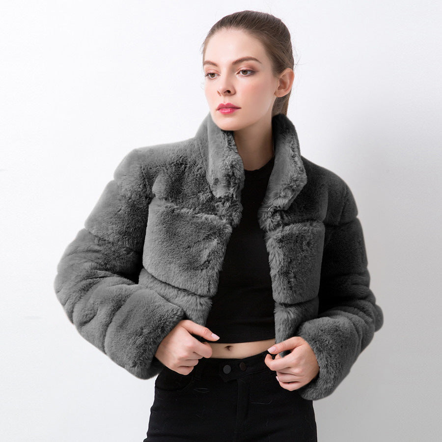 Women's fashionable short faux fur jacket Ivyshape