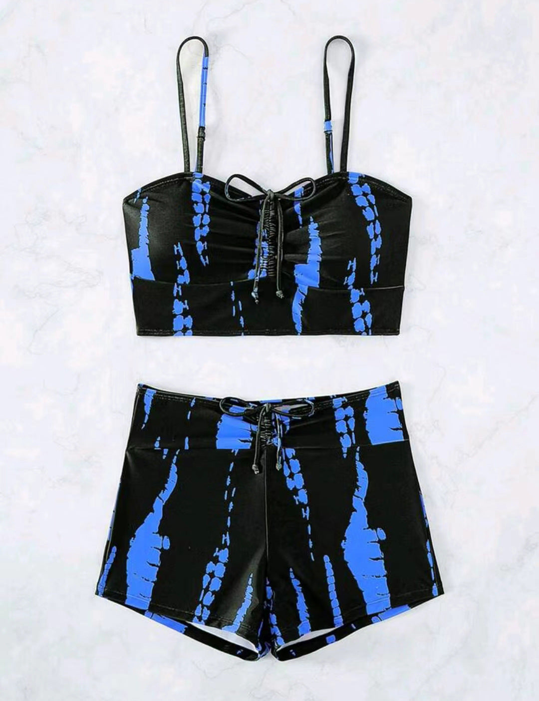 Women's top with casual shorts and contrasting tie-dye pattern Ivyshape