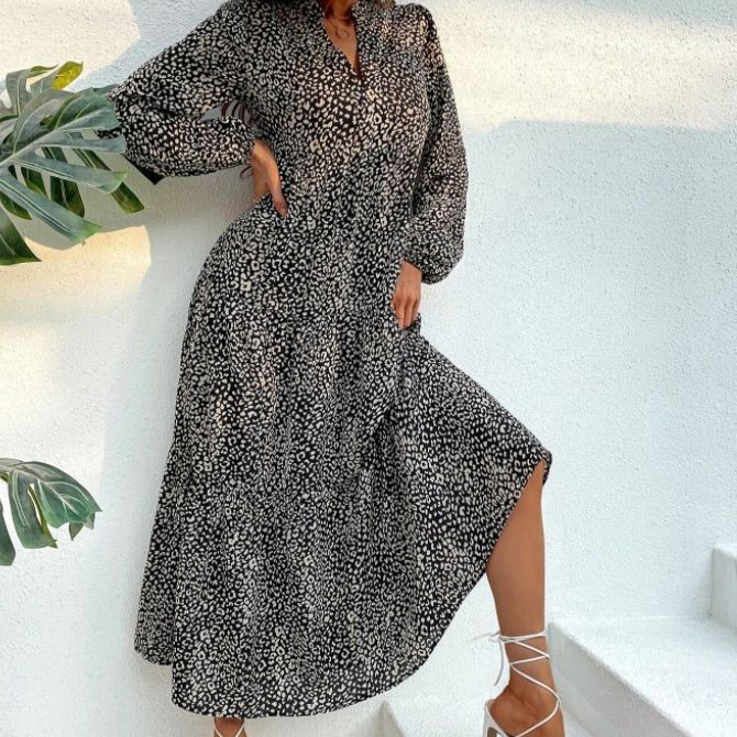 Ladies maxi dress with elegant floral pattern and wide-cut sleeves Ivyshape