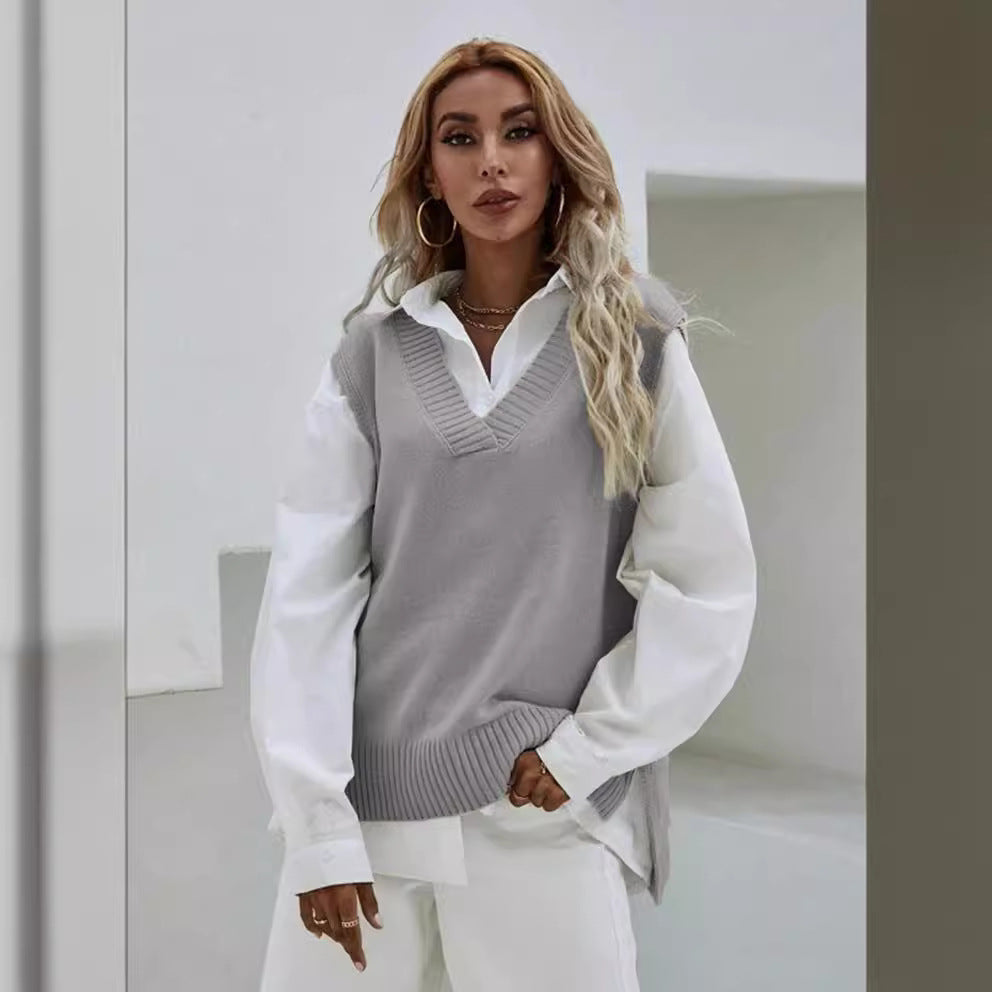 Women's knitted vest with V-neck and elegant ribbed structure Ivyshape