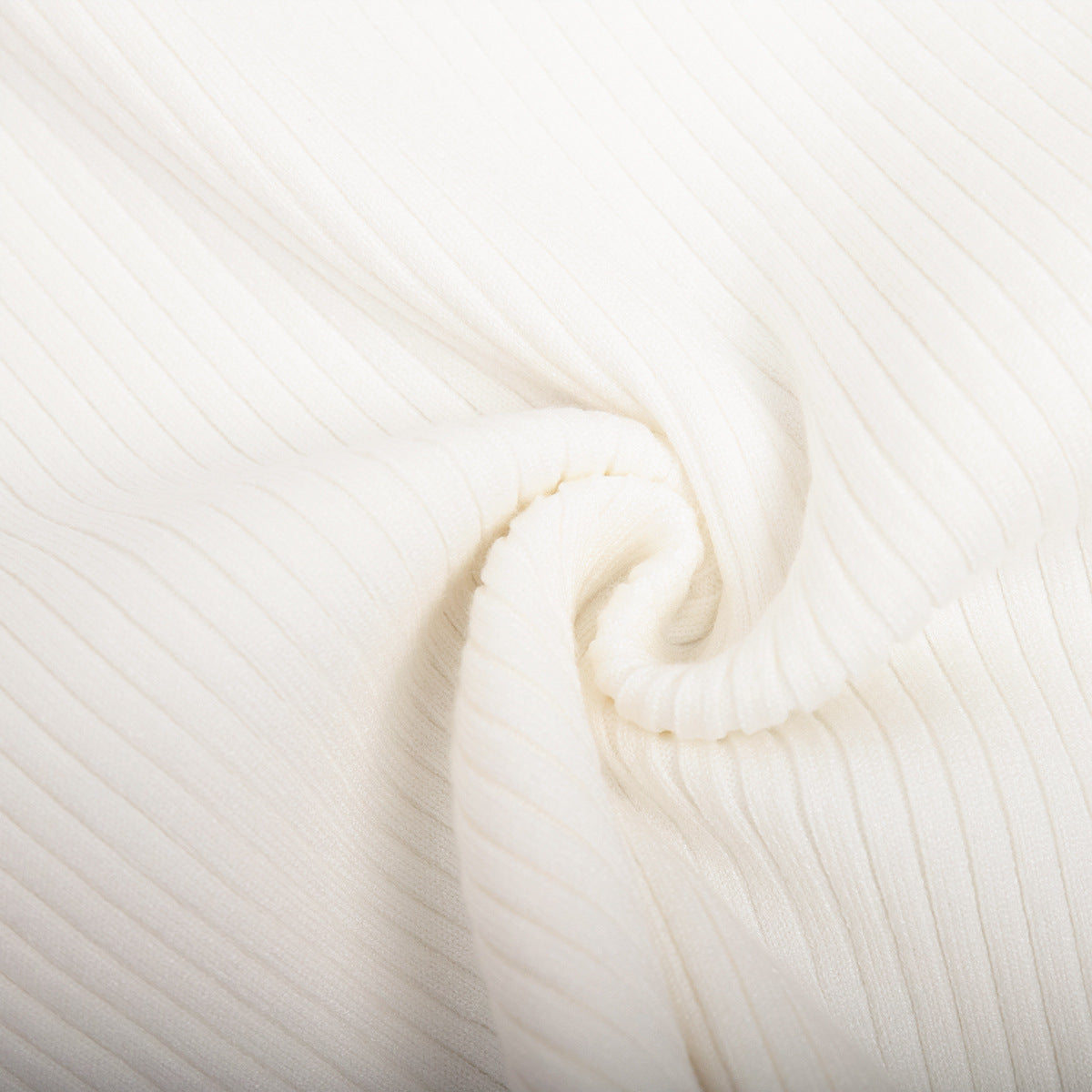 Women Elegant, ribbed sweater with deep V-neck Ivyshape