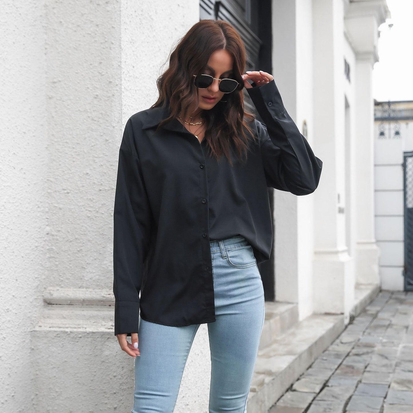 Ladies Elegant Blouse with Classic Cut and Casual Flair Ivyshape