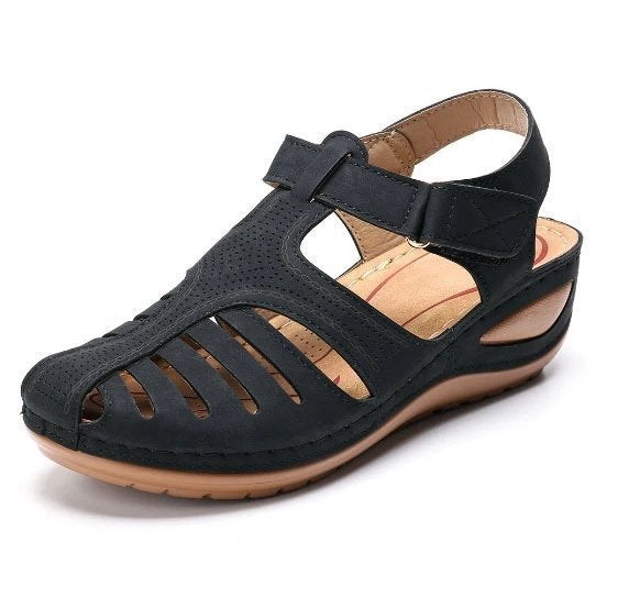 Ladies Comfortable Clogs with Breathable Upper Material Structure and Elegant Strap Design Ivyshape