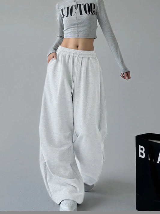Women's casual joggers with a wide cut and elastic waistband Ivyshape