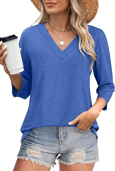 Women's V-neck top with half-length sleeves and side slits Ivyshape