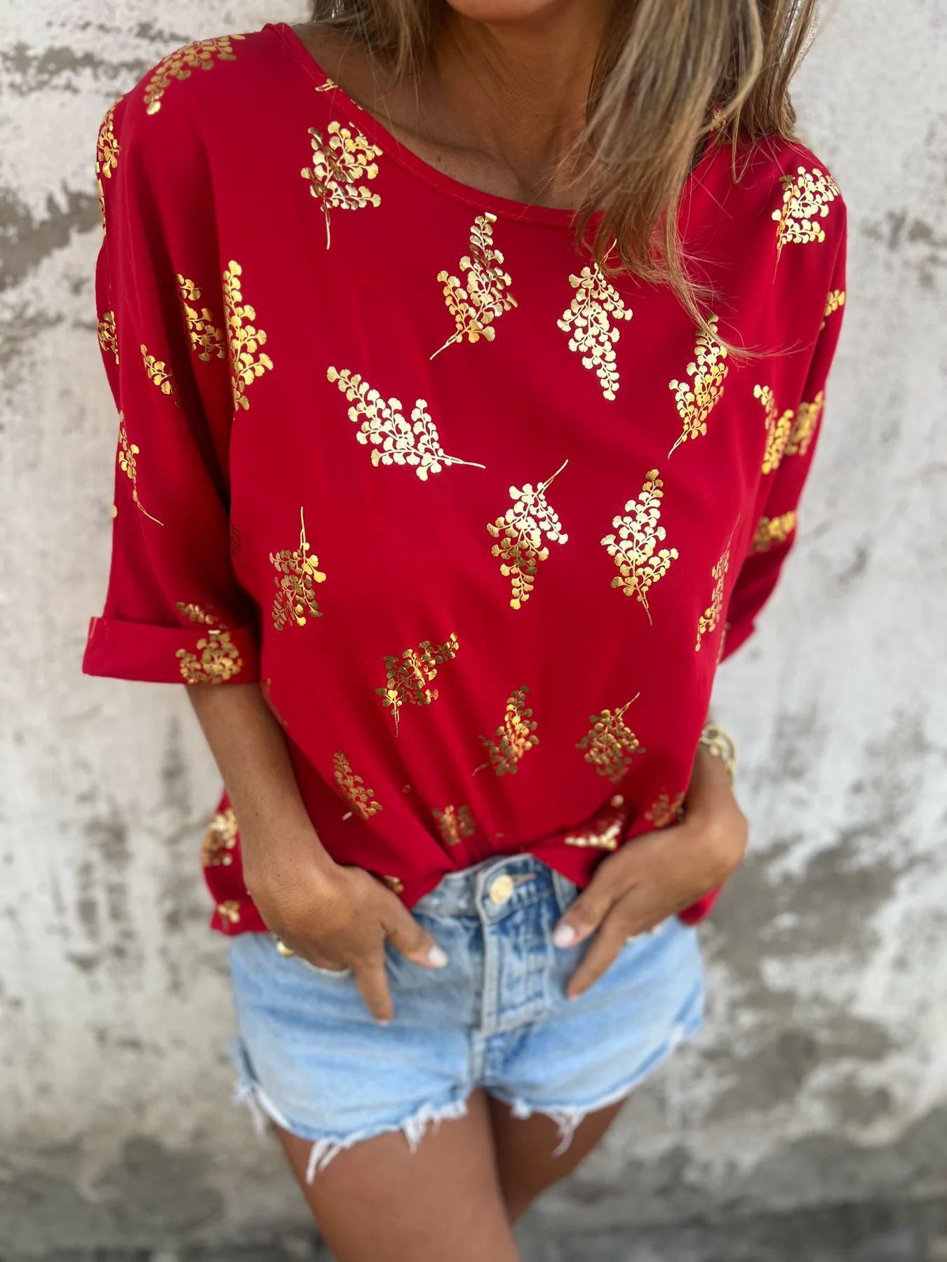 Women's casual top with shine details and loose fit Ivyshape