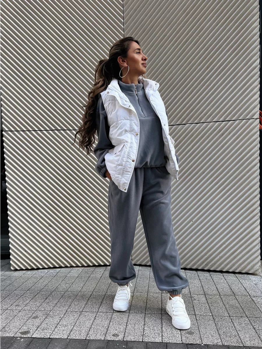 Women's sporty fleece tracksuit with half zip and elastic cuffs Ivyshape