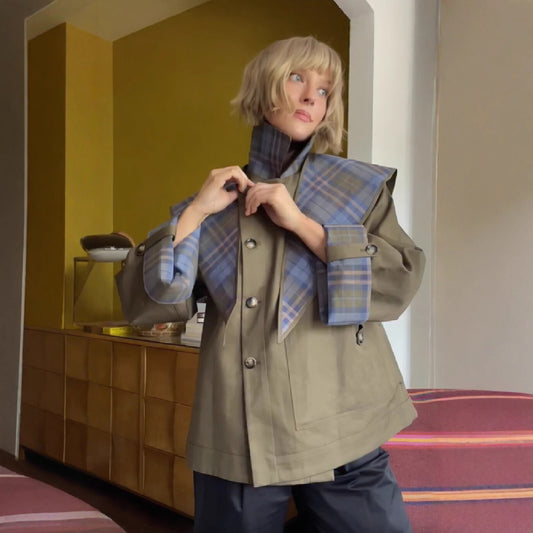 Women Fashionable Jacket with Extraordinary Collar and Unique Design Ivyshape