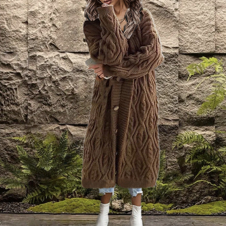 Women's chunky knit kimono with trendy cable pattern and practical pockets Ivyshape