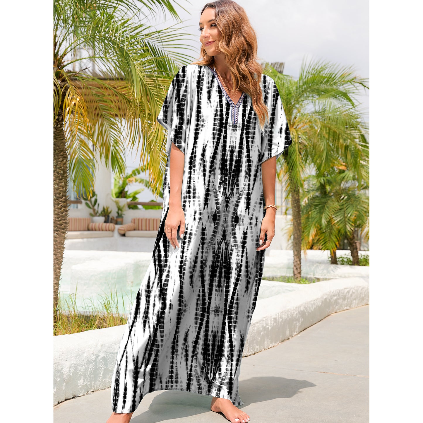 Ladies beach kaftan with unique graphic pattern Ivyshape
