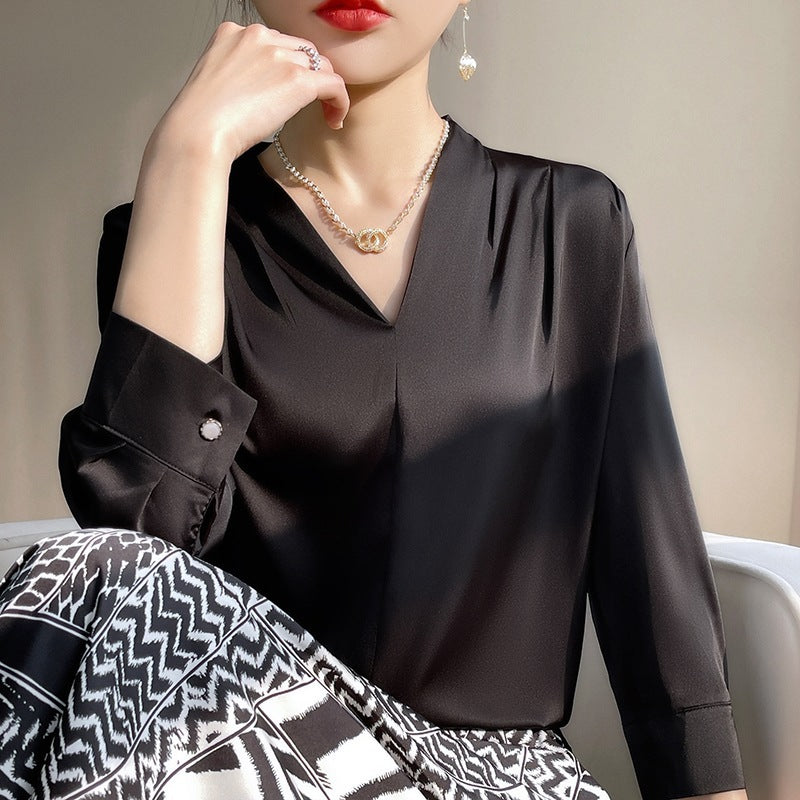 Women's silk blouse with elegant V-neck and button details Ivyshape
