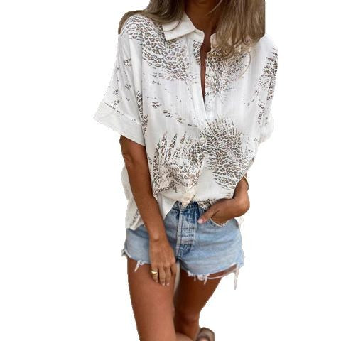 Ladies short-sleeved blouse with elegant lace pattern Ivyshape