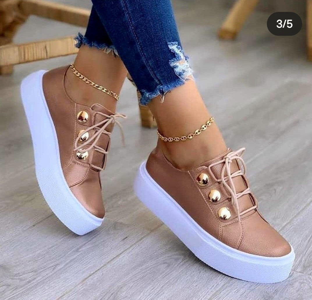 Ladies Fashion Platform Sneakers with Glossy Lacing Details and Breathable Upper Material Ivyshape