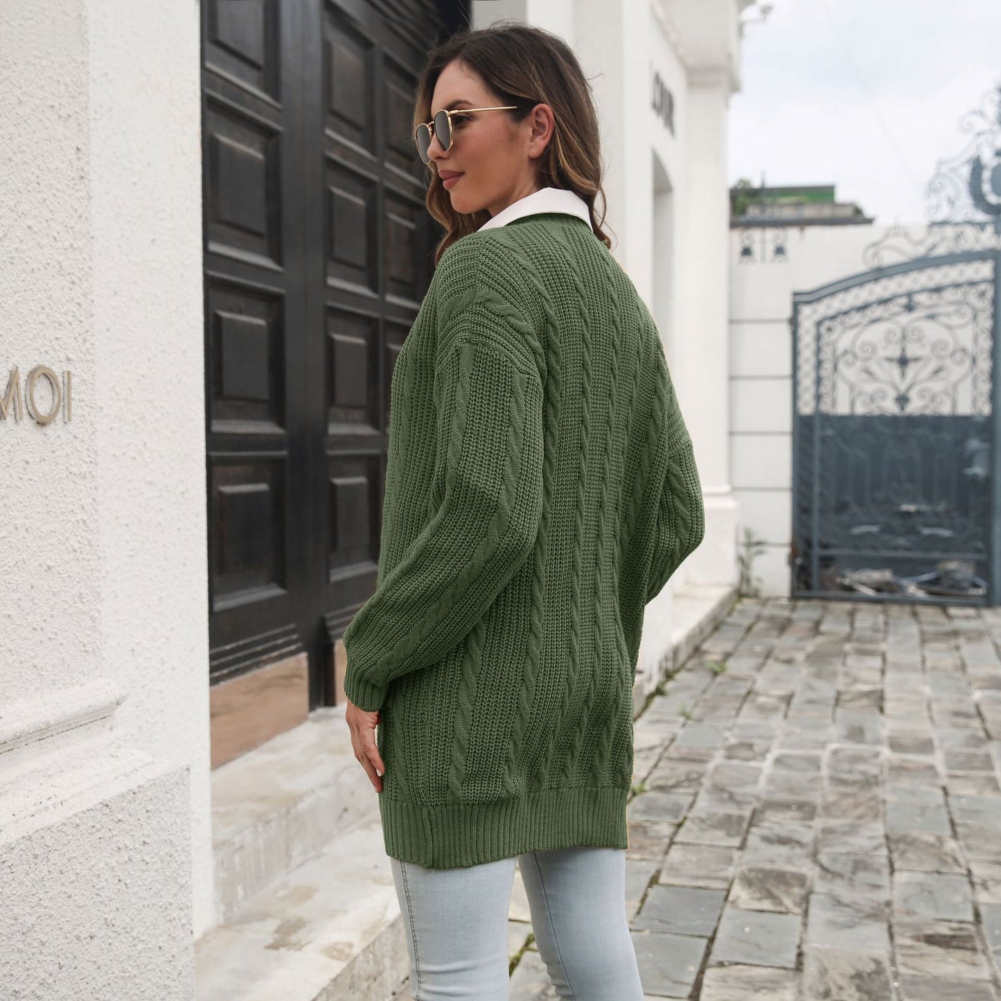 Women's Large Knitted Cardigan with Cable Pattern Ivyshape