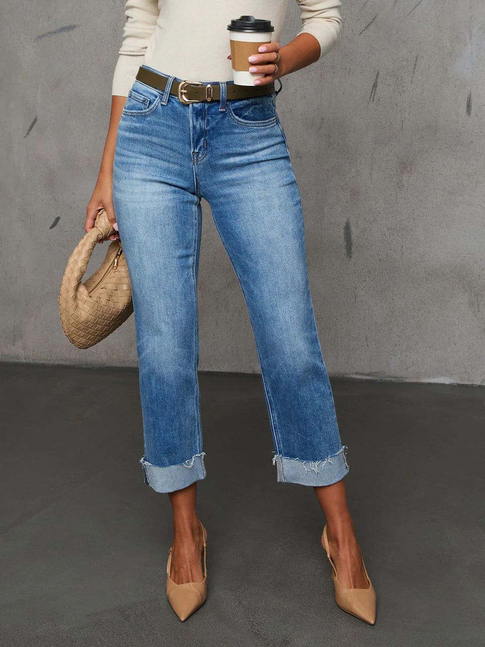 Women's mom jeans in a casual cropped style with frayed edges Ivyshape