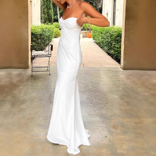 Women's Elegant Wedding Dress with Strapless Design and Flowing Fabric Ivyshape