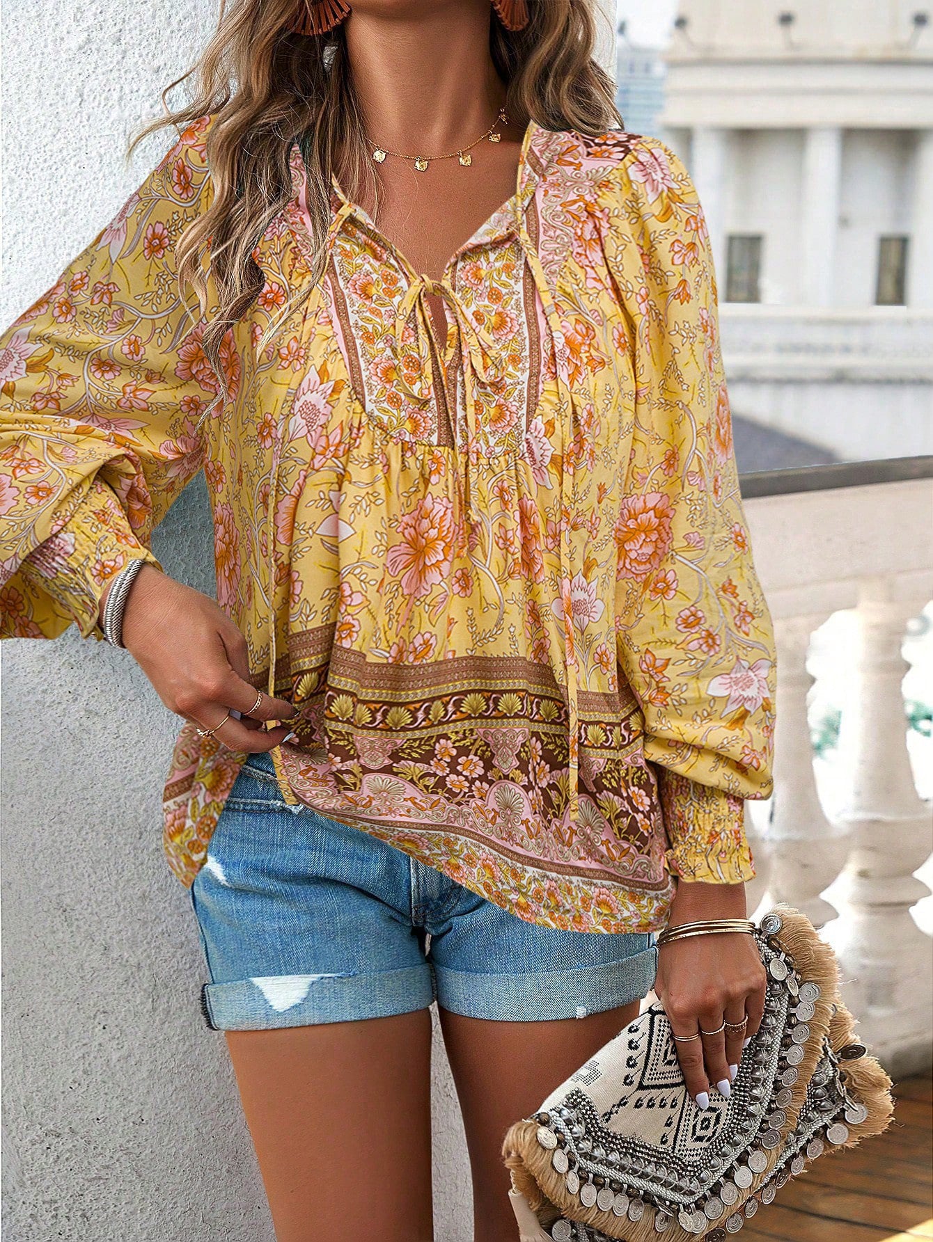 Women airy blouse with floral pattern and elastic waistband Ivyshape