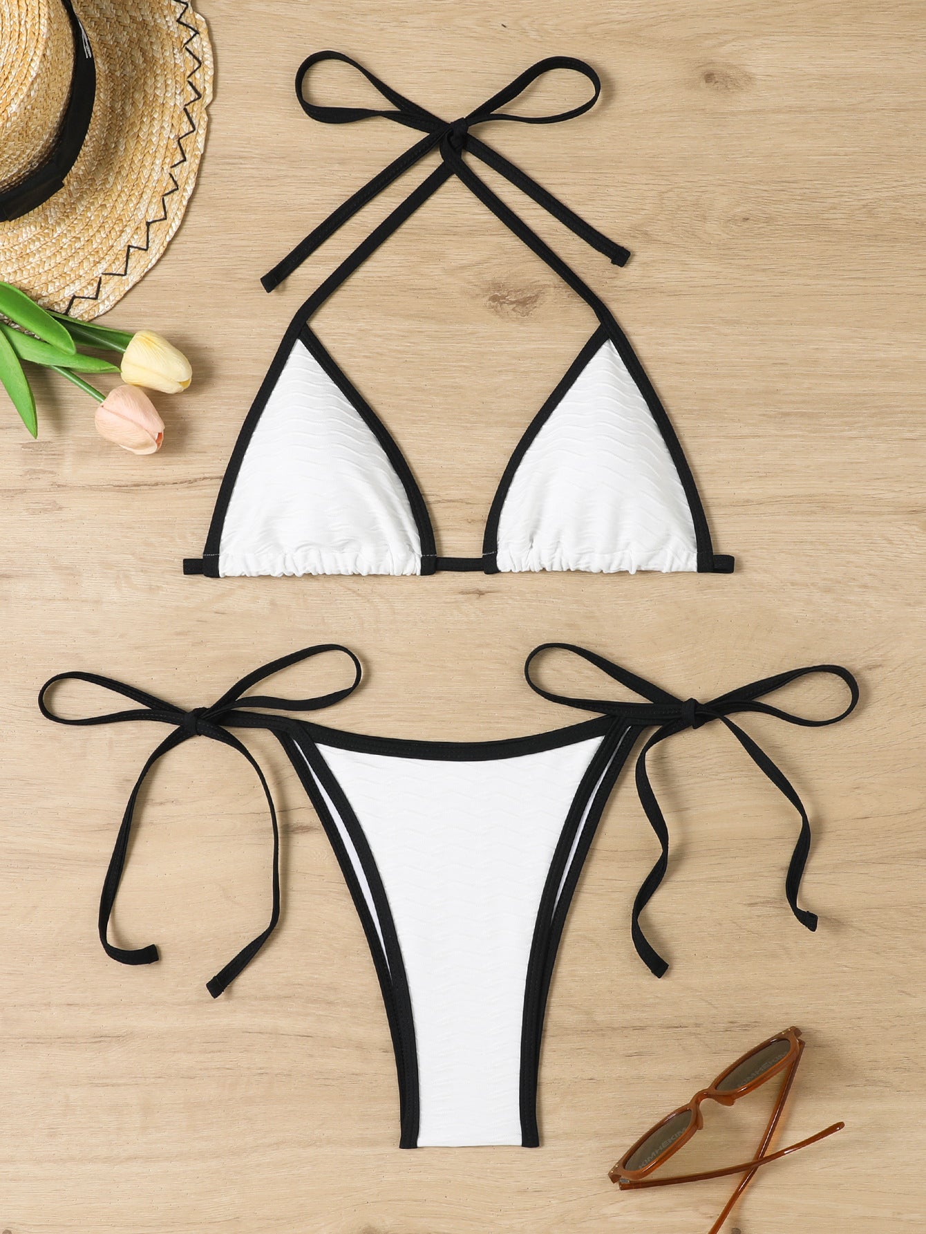 Ladies triangle bikini with playful knot and high leg cut Ivyshape