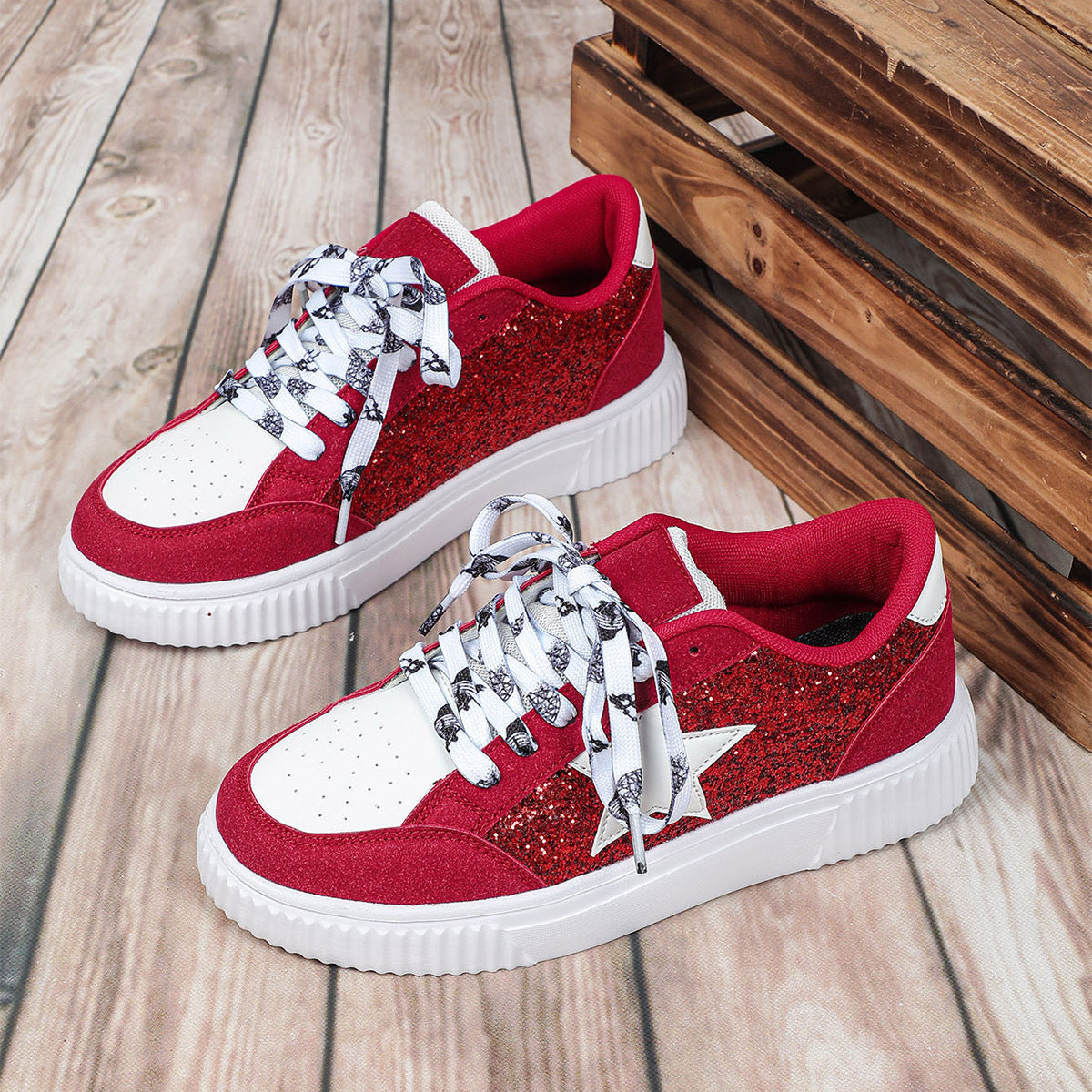 Women Sparkling Sneakers with Glittering Surface and Sporty Design Ivyshape