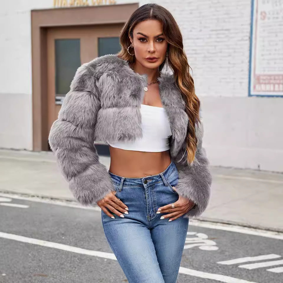 Women's Fluffy Short Coat made of Faux Fur with Puffed Sleeves Ivyshape