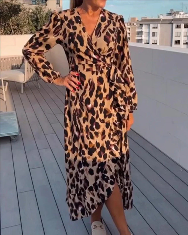 Women's wrap dress with elegant leopard pattern and voluminous sleeves Ivyshape