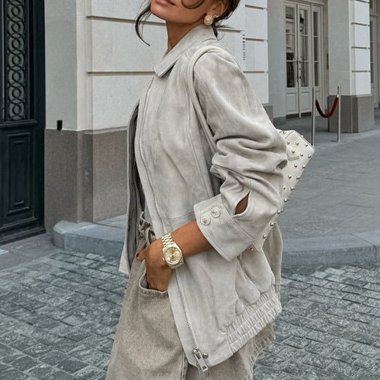 Ladies fashionable suede jacket in a casual oversized cut with practical pockets Ivyshape