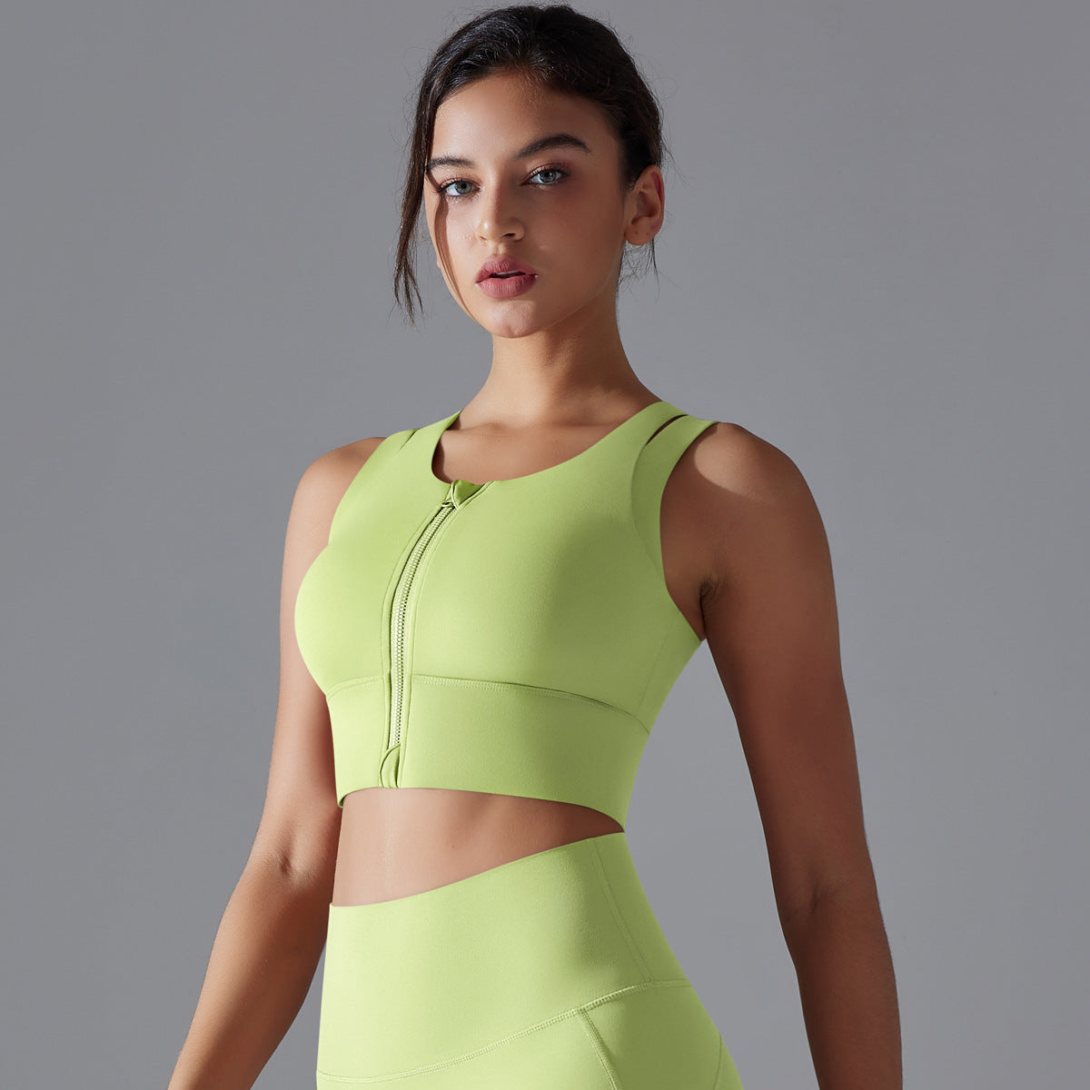 Women's sports bra with full-length zipper and comfortable underband Ivyshape