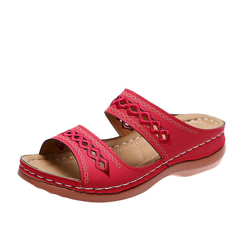 Ladies comfortable and fashionable slides with elegant details Ivyshape