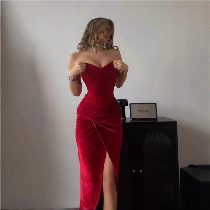 Women's evening dress with soft ruffle details and figure-flattering silhouette Ivyshape