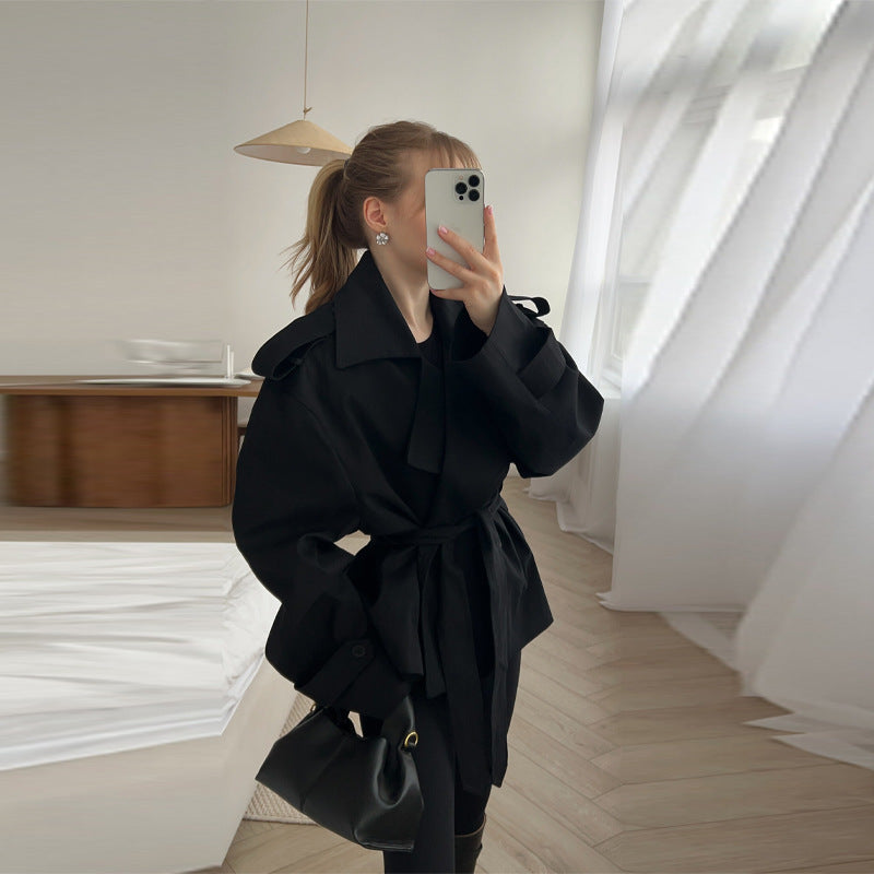 Women's Fashionable Trench Coat with Tailored Cut and Belt Ivyshape
