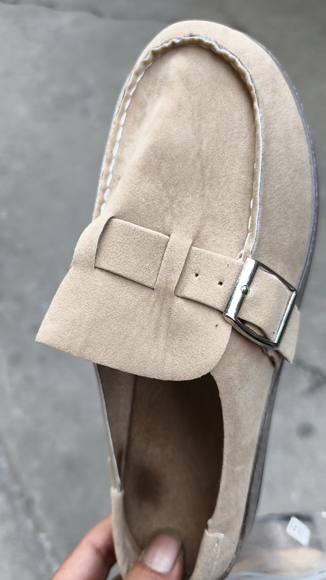 Women's clogs with elegant buckle design and comfortable footbed Ivyshape