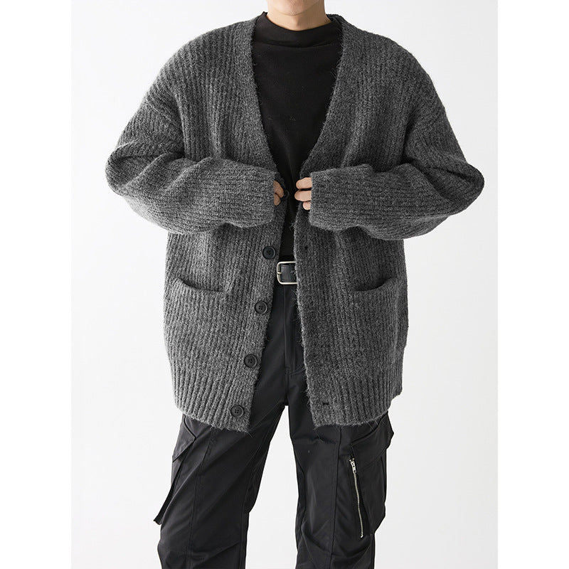 Men's chunky knit cardigan with practical pockets and stylish design Ivyshape
