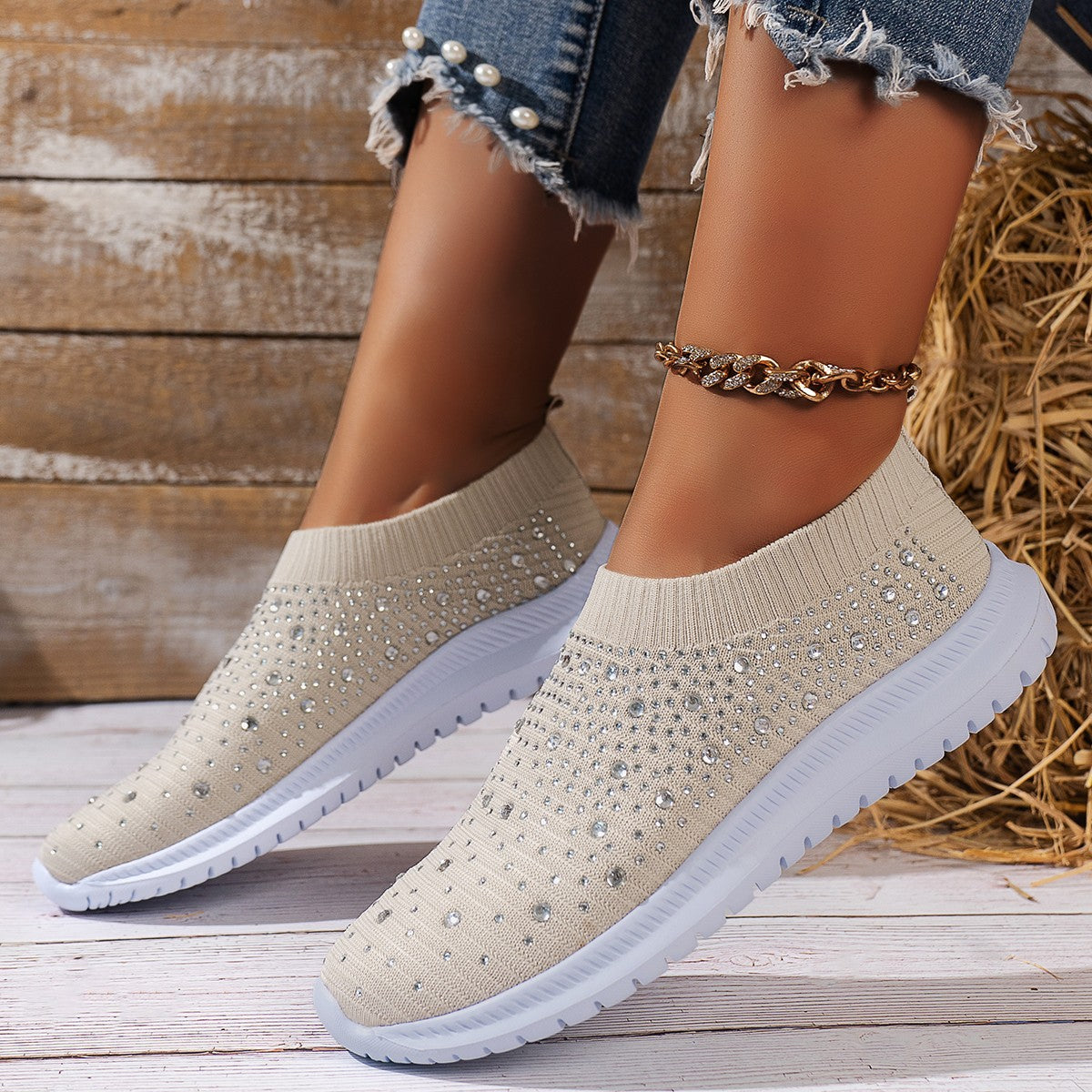 Ladies fashionable sneakers with glitter details and elastic fit Ivyshape