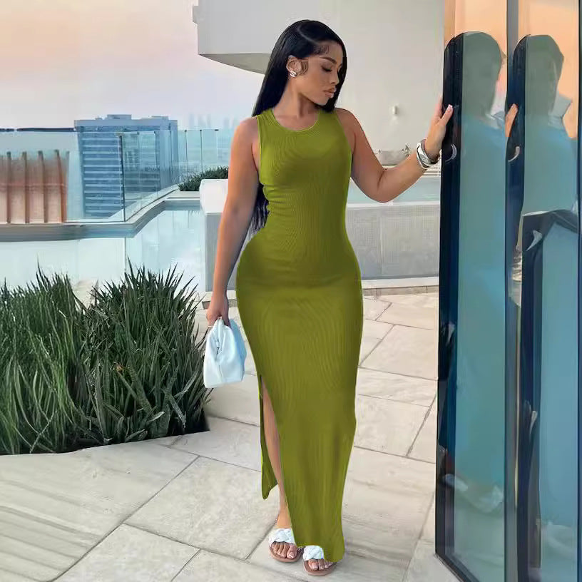 Women's elegant maxi dress with high slit and fitted cut Ivyshape