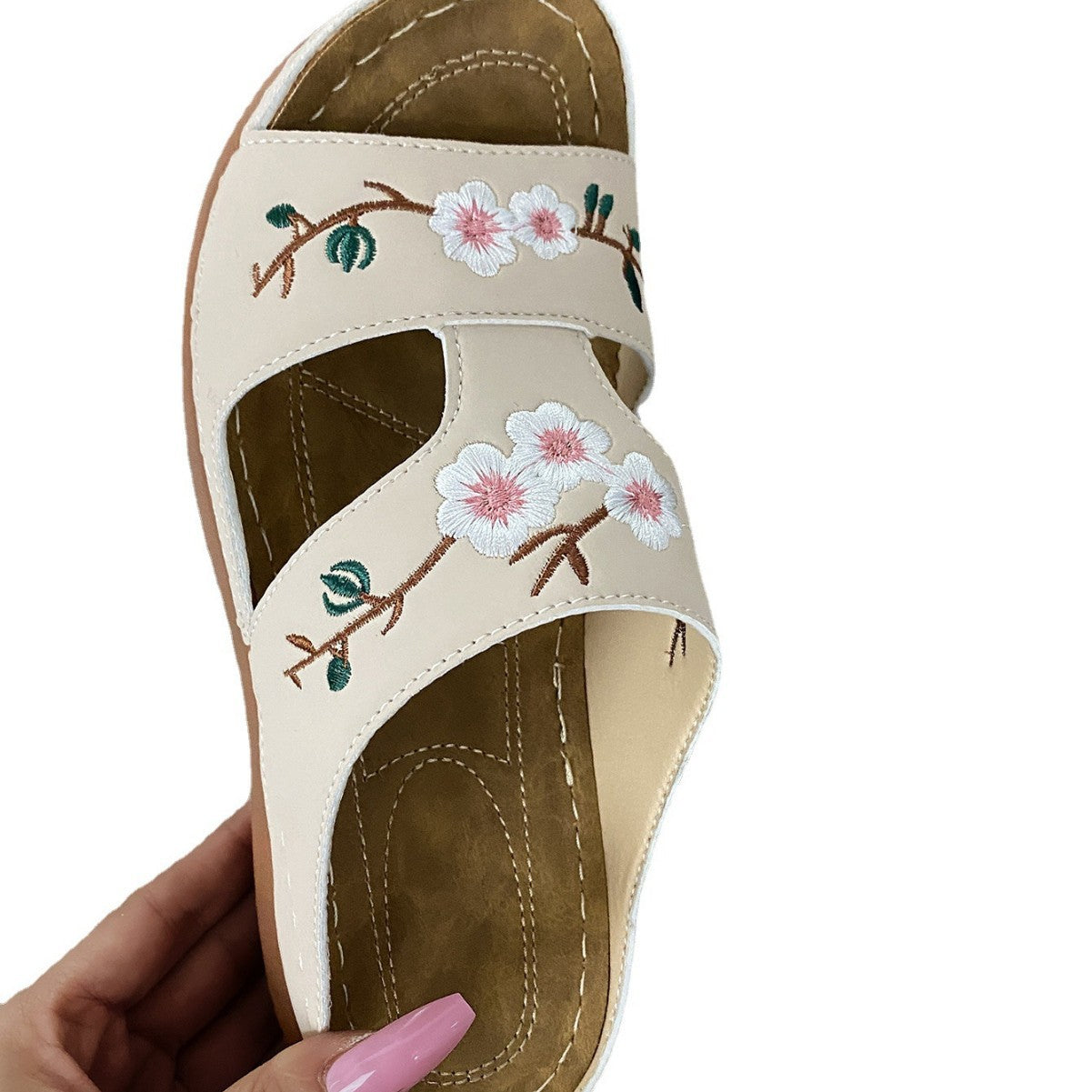 Ladies comfortable mules with floral embroidery design and anatomical footbed Ivyshape