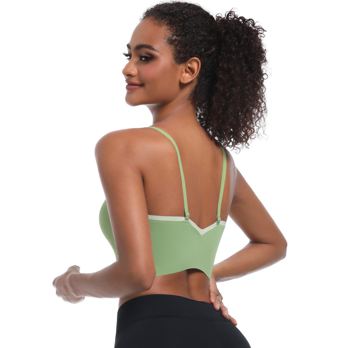 Women's sport bustier with adjustable straps and seamless design Ivyshape