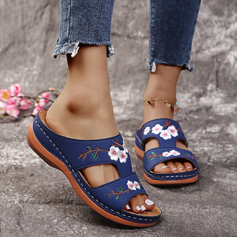 Ladies comfortable mules with floral embroidery design and anatomical footbed Ivyshape