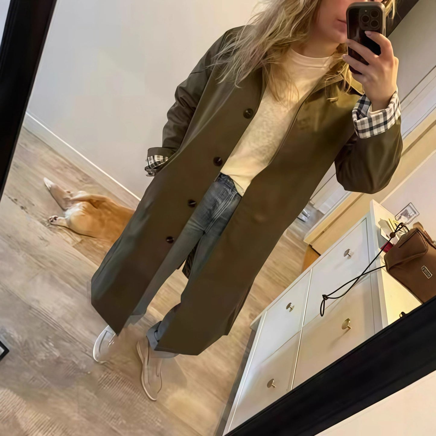 Women Elegant Trench Coat with checked interior and wide cut Ivyshape