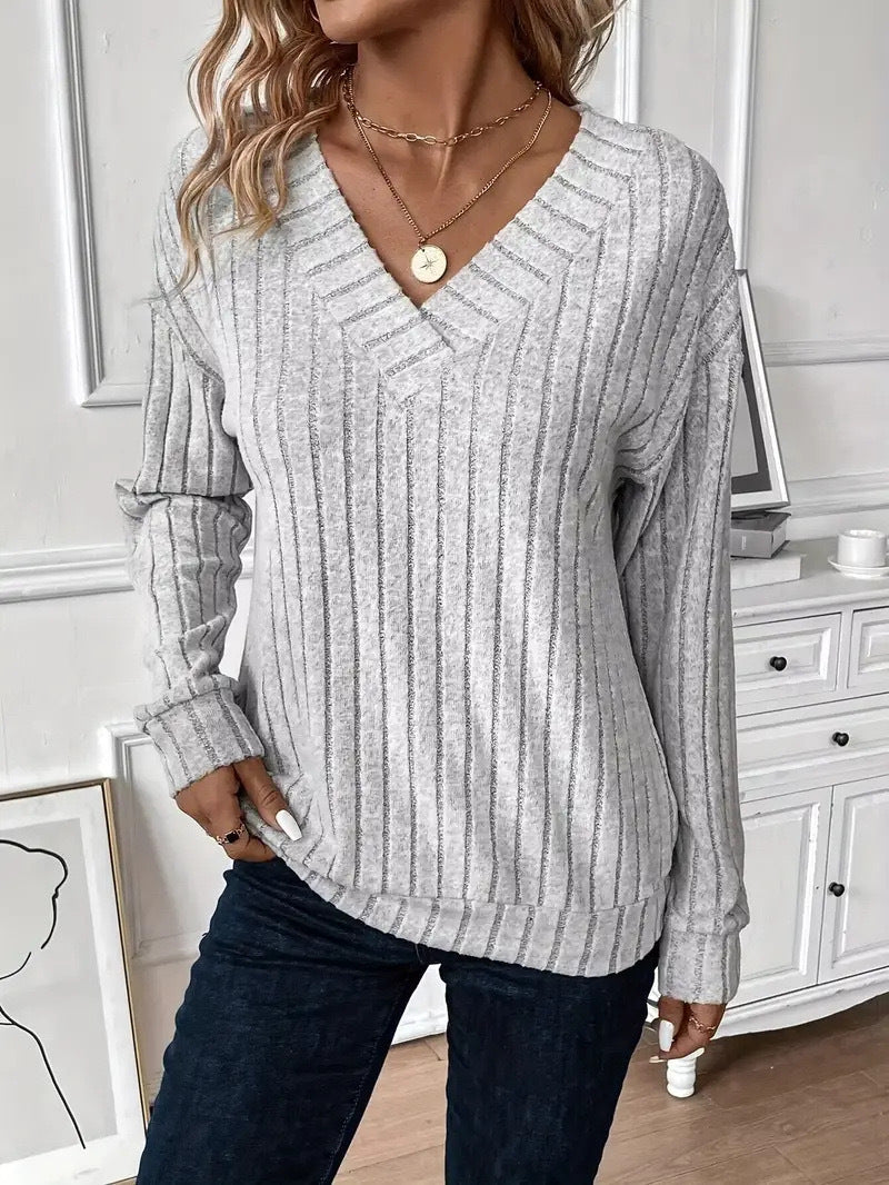 Women Elegant V-Neck Knitted Sweater with Rib Design Ivyshape