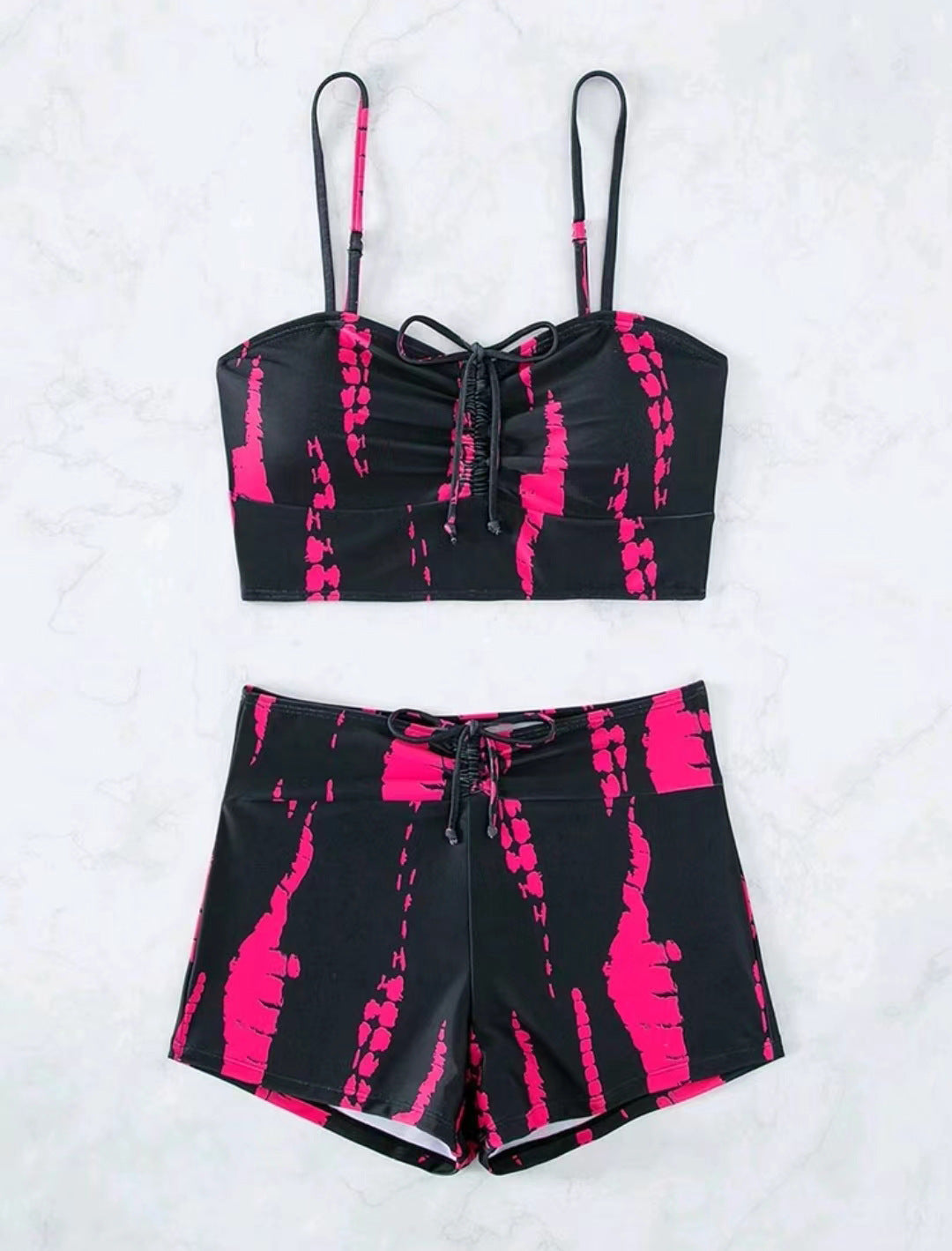 Women's top with casual shorts and contrasting tie-dye pattern Ivyshape