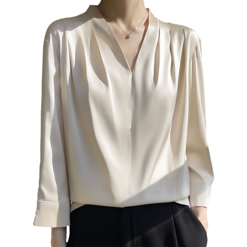 Women's silk blouse with elegant V-neck and button details Ivyshape