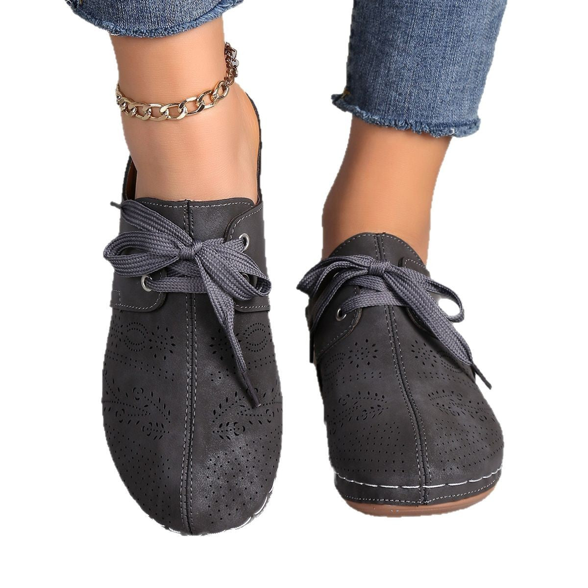 Ladies' half shoes with elegant lacing and breathable perforation Ivyshape