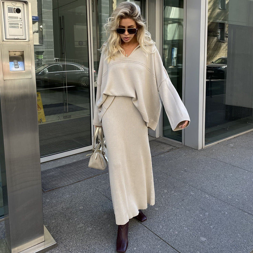 Ladies' fashionable knitted ensemble with a loose fit and deep V-neck Ivyshape