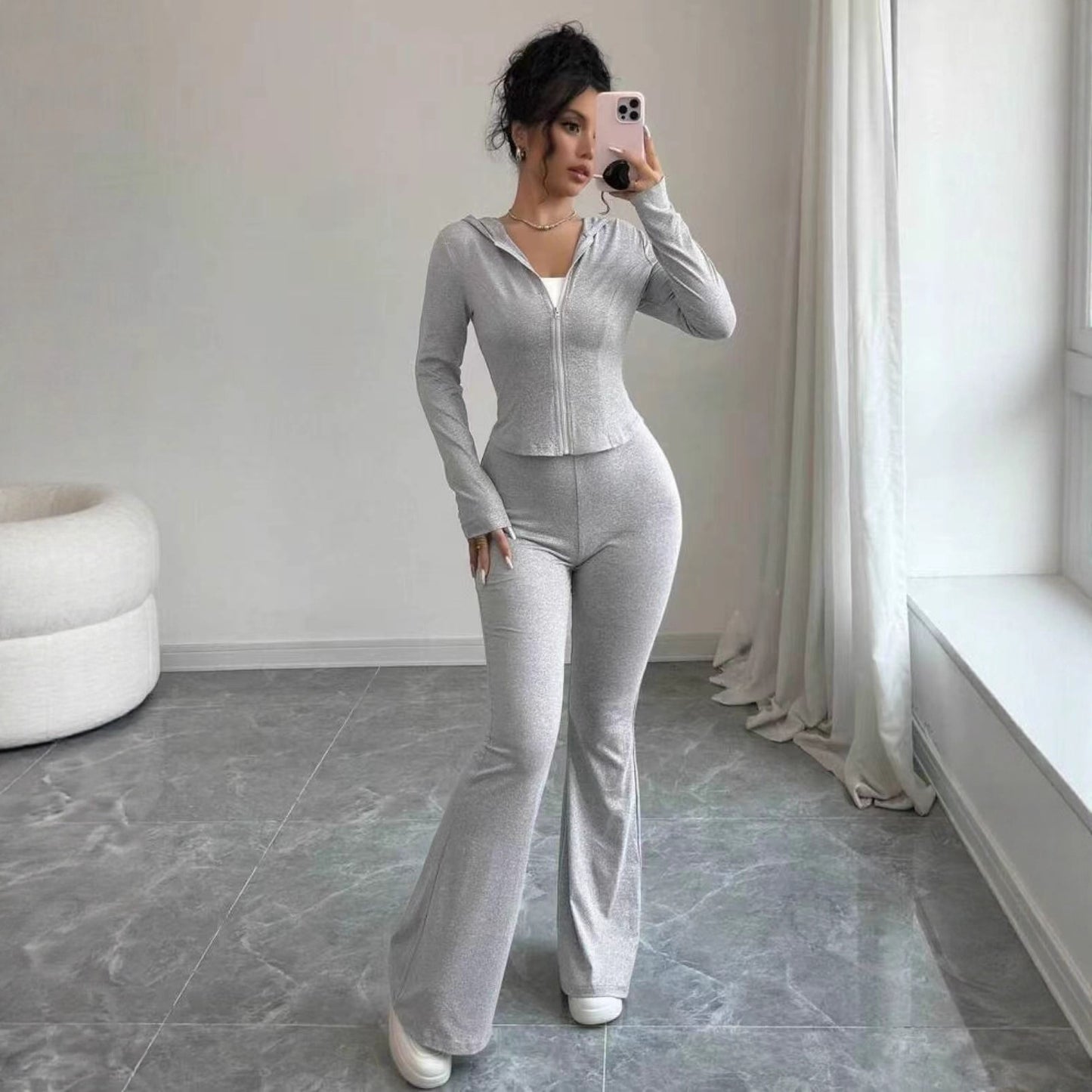 Ladies sporty jumpsuit made of elastic material with zipper Ivyshape