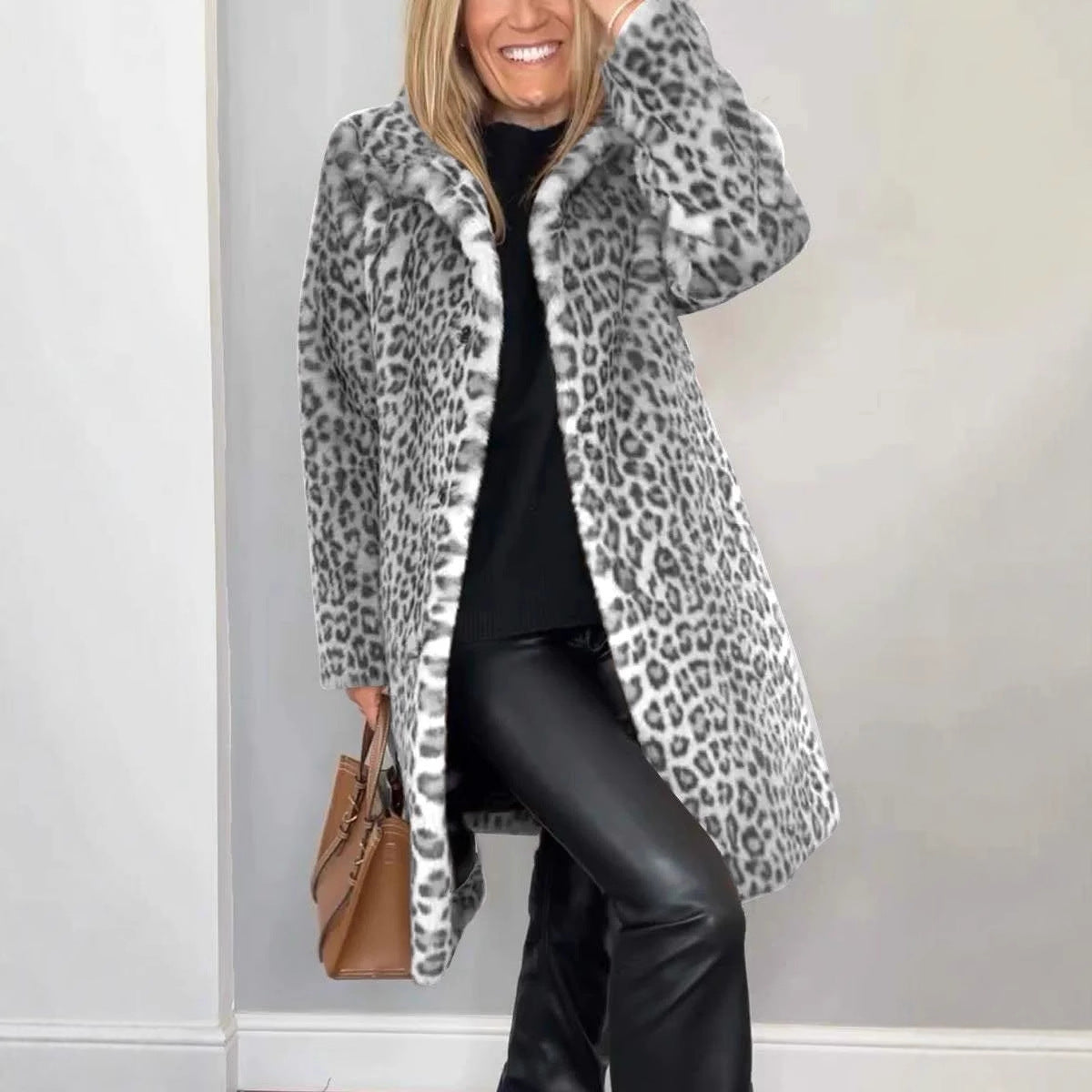 IvyShape | Leopard print plush coat