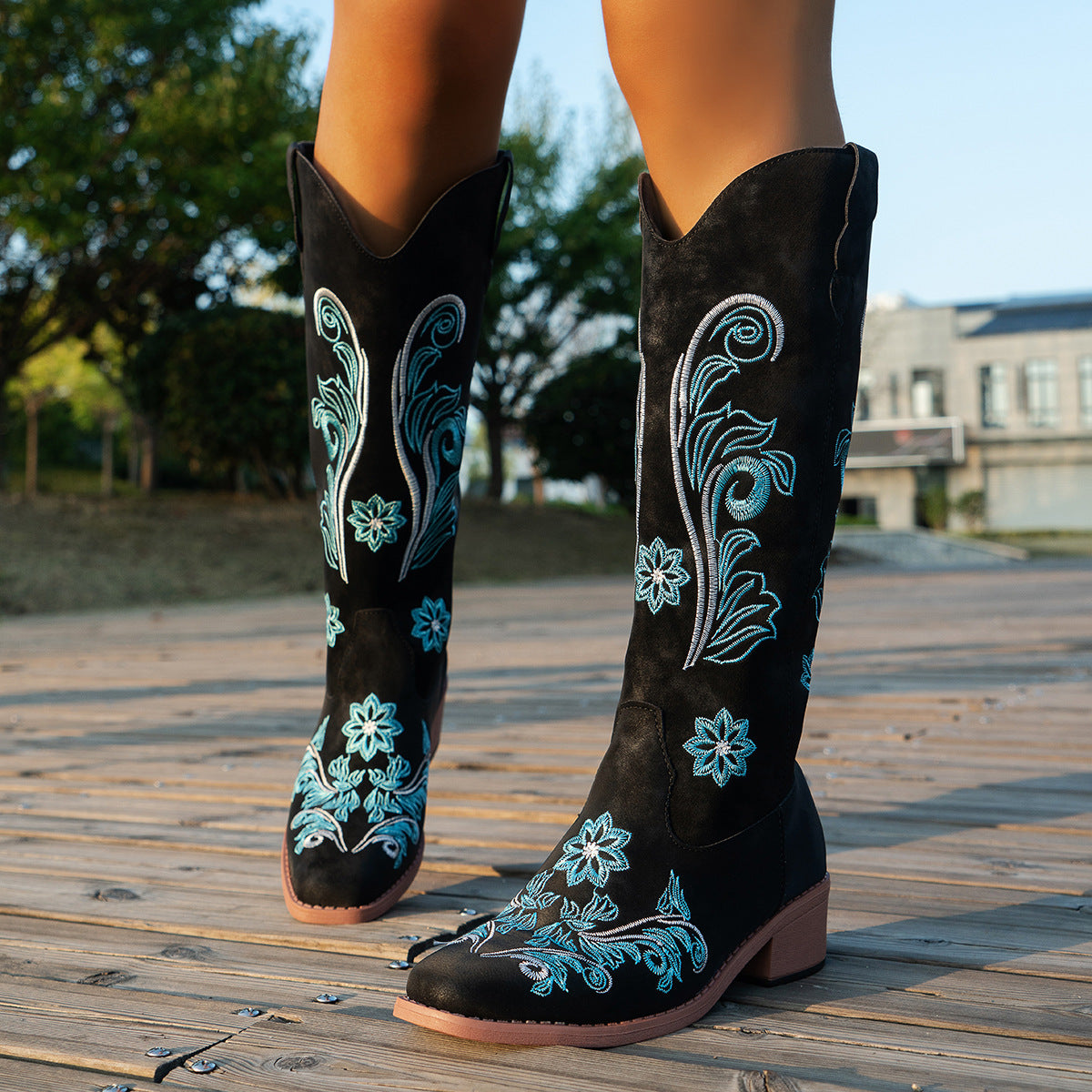 Women's cowboy boots with handmade floral details and comfortable block heel Ivyshape