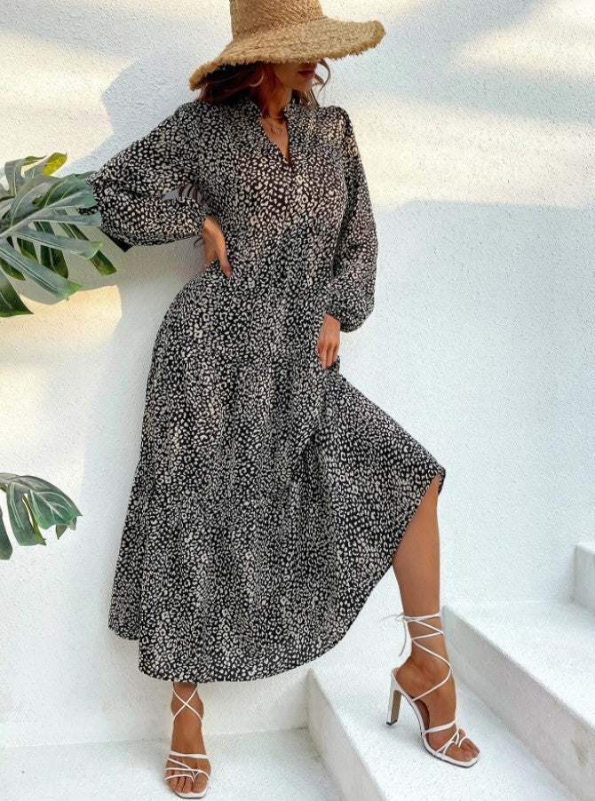 Ladies maxi dress with elegant floral pattern and wide-cut sleeves Ivyshape