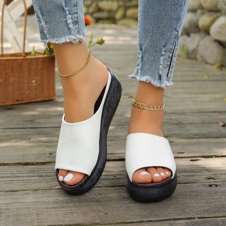 Ladies' platform slipper with smooth upper material and ergonomic footbed Ivyshape