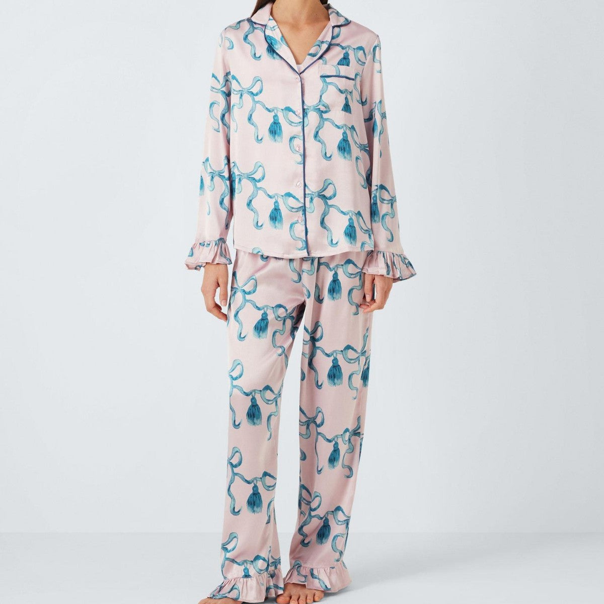 Women elegant pyjama set with ruffle details Ivyshape